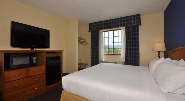 Двухместный номер Ramada by Wyndham Santa Fe