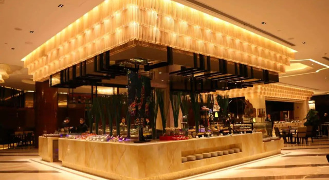 Wyndham Grand Plaza Royale Xianglin Shaoyang, Book Hotel Hoteller i Shaoyang med pool, Swimmingpool