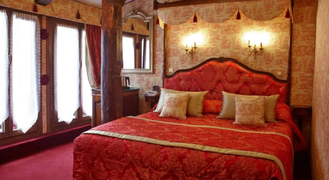 Номер Standard с балконом Hotel des Orfèvres