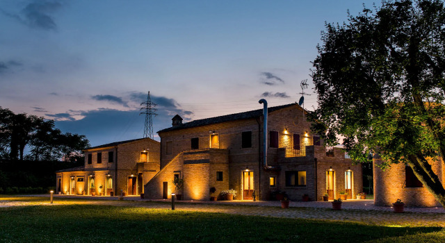 Moretti Village - SOPHIE ROOMS COUNTRY HOUSE, Забронировать Отель «постель и завтрак» Отели Побережья Марок по системе «всё включено», Всё включено