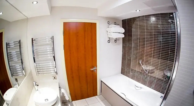 Номер Executive Drayton Manor Hotel