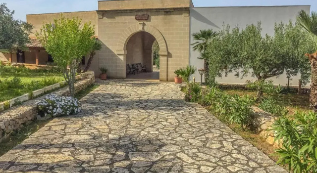 Апартаменты Casa Carrubbo, Fantastic rustic villa with private garden