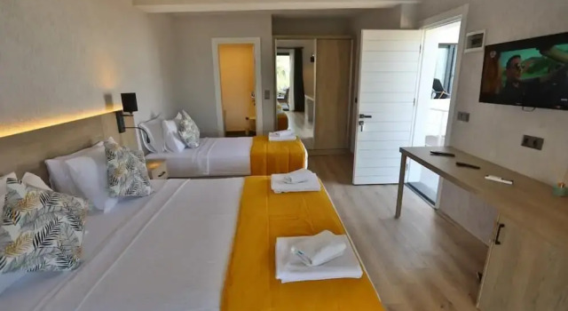 Люкс Ali's Hotel Beach