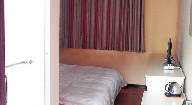 Yijia Express Hotel - Luoyang, Забронировать Отель Отели Лао Ченг с парковкой, Парковка