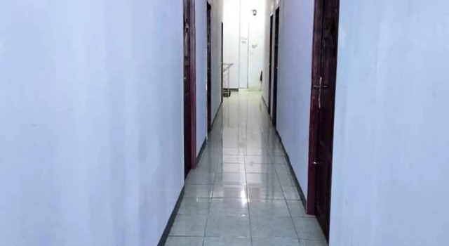 Wisma Life Bandara, Rezervovat Hotel Hotely v Sulawesi s parkováním, Parkování