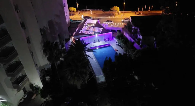 Апартаменты Luxury Penthouse 1BR-Seafront-Seasonal Pool-Central