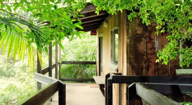 Коттедж с 3 комнатами с балконом Mt Glorious Getaways