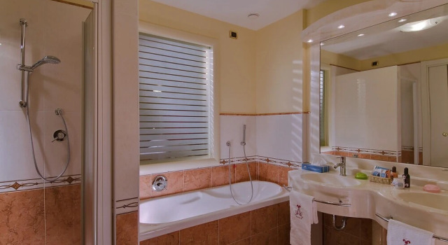 Трёхместный номер Standard с балконом и с видом на сад Hotel Terme AllAlba