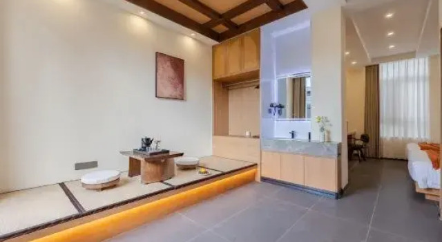 Люкс Deluxe Floral Nanshan Yisu Homestay (Lushan Scenic Area Donglin Buddha)