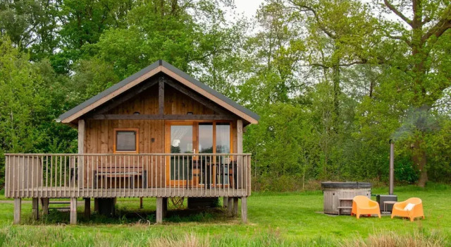 Wellness Lodge in Dutch Meadows With Hot Tub, Rezervasyon Tatil Evi Ruinerwold otoparklı oteller, Otopark