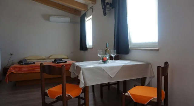 Студия с балконом Apartments Balska