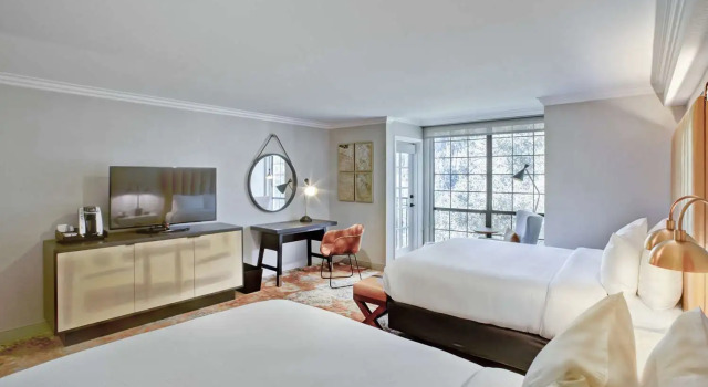 Четырёхместный номер Standard с балконом The Inn at Saratoga, Tapestry Collection by Hilton