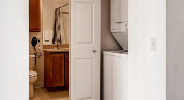 Апартаменты Luxury Bluebird Suites near Newport Center