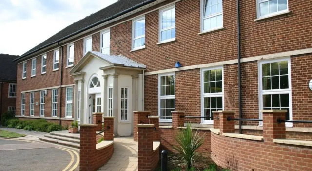 Mitchell Hall, Book Hotel Cranfield Bedfordshire