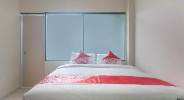Ellegan Residence by OYO Rooms
