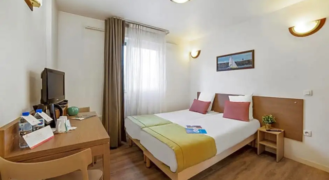 Студия Comfort Aparthotel Versailles, St Cyr lEcole