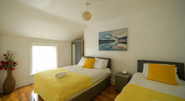 The Bells HOT TUB on Private Terrace Apartments, Varaa Huoneisto Asunnot kohteessa Merseyside, Huoneisto
