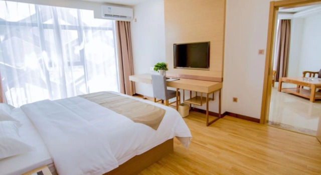 Люкс GreenTree Inn Nantong Zhangzhishan Town Deli Plaza Express Hotel