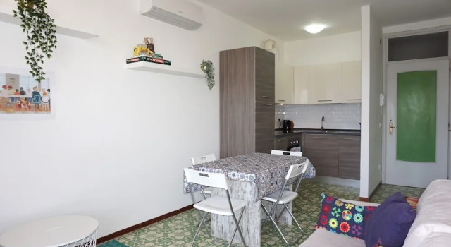 Beautiful Beachfront Apartment With Terrace Sea View and Swimming Pool, Забронировать Апартаменты/квартира Каорле Линьяно-Ривьера