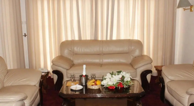 Standard- suite Regency Hotel Chevron