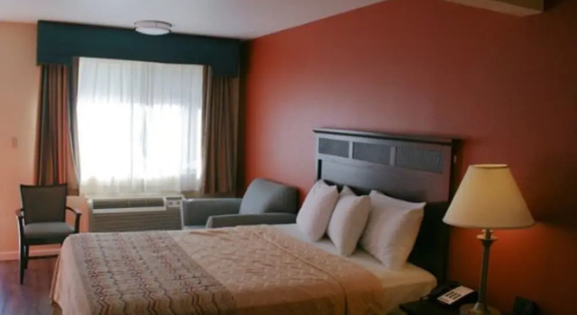 Четырёхместный номер Standard Valley Oaks Inn Woodland