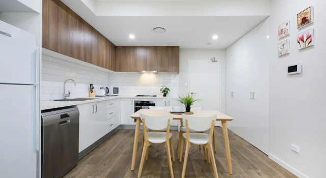 Апартаменты с 2 комнатами с балконом Wentworthville 2 Bedrooms 2 Bathrooms with Free Parking by KozyGuru