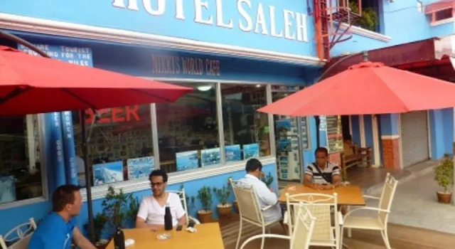 Кровать в общем номере Hotel Saleh