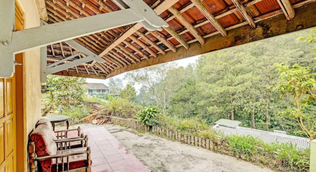 SPOT ON 92414 Hotel Pereng Sari, Rezervasyon Otel Getasan Central Java