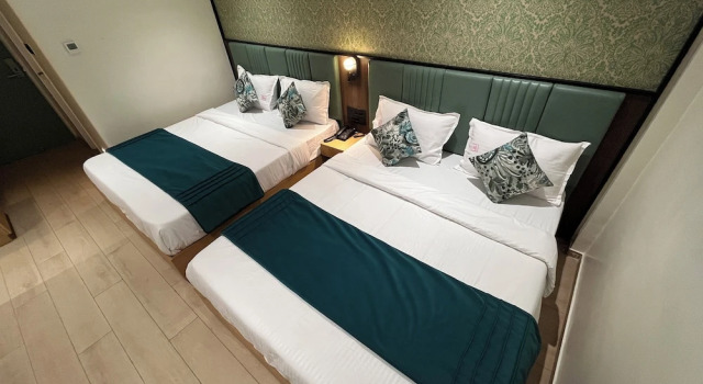 Четырёхместный номер Deluxe Esquire Hotel Mumbai
