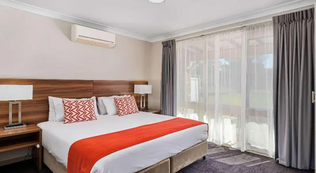 Двухместный люкс с балконом Quality Inn Carriage House Wagga Wagga