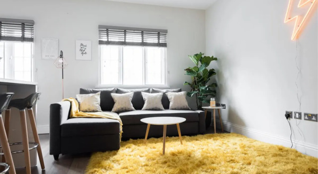 The Soho Studio - Modern & Bright 2BDR in Central London, Забронировать Апартаменты/квартира Отели Лондона с парковкой, рядом с Бейкер стрит, Парковка