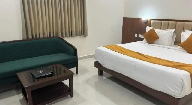 Студия Luxury Hotel Nanda Mohan Residency -MSR Manssion Inn