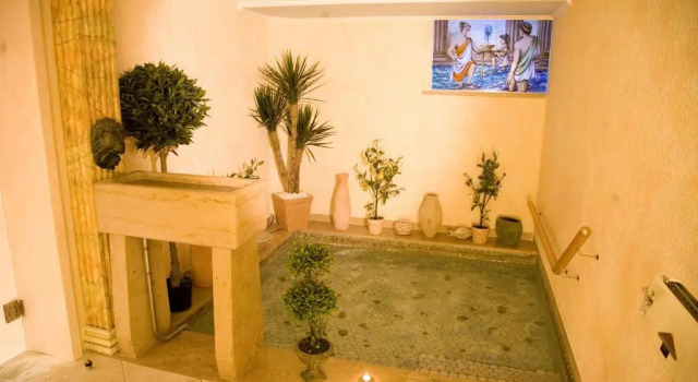 ANGERHOF Kur- und Thermenhotel, Rezerwuj Hotel Hotele w Apfeltrang z basenem, Basen