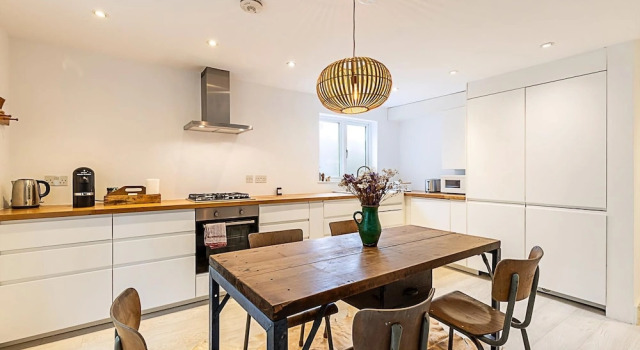 Tranquil 2 Bedroom Apartment in East London, Varaa Huoneisto Asunnot kohteessa Merseyside, Huoneisto