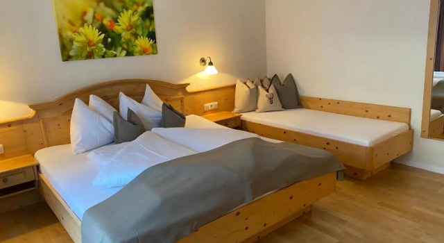 Трёхместный номер Standard с балконом Hotel Krone Großarl