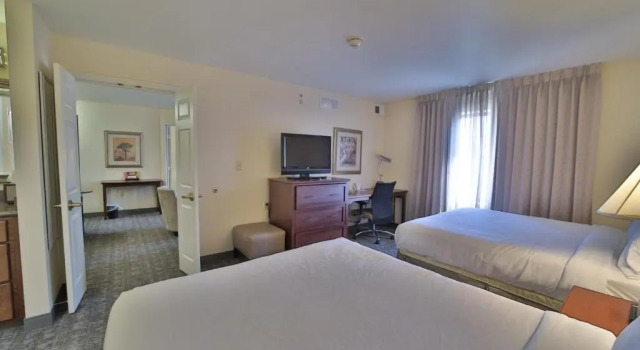 Номер Deluxe Staybridge Suites Lansing-Okemos by IHG