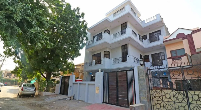 OYO 22506 Heaven Residency, Varaa Hotelli Faridabad Haryana