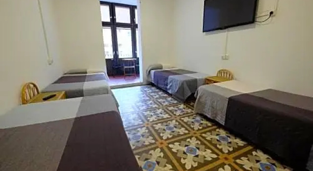 Четырёхместный номер Standard Lenin Hostel