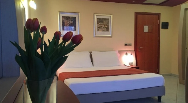 Двухместный номер Economy Meridian Hotel
