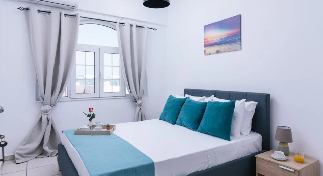 Ermis Luxury Suites & Apartments