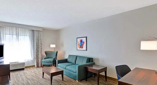 Номер Deluxe Hampton Inn & Suites Boynton Beach