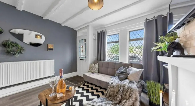 Charming Chatham Apartment With 3 Bedrooms, Varaa Huoneisto Asunnot kohteessa Merseyside, Huoneisto
