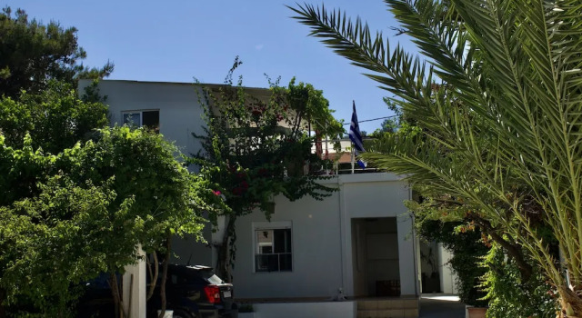 "spyros" 1-room Apartment - Simple, Cozy, Close to the Beach
