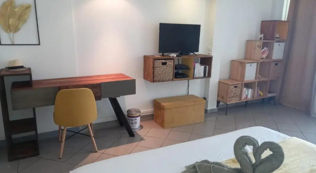 Апартаменты Grand studio de 41 m², vue mer et jardin tropical.