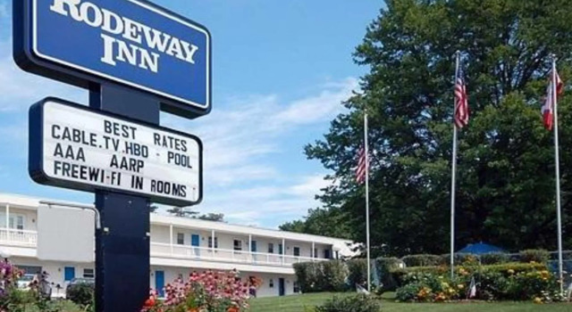Люкс Deluxe Rodeway Inn Rutland