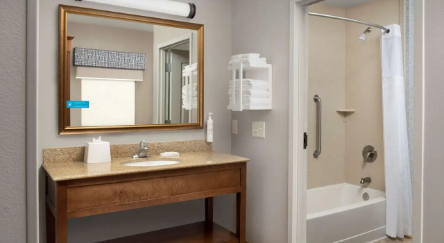 Люкс Hampton Inn & Suites Holly Springs