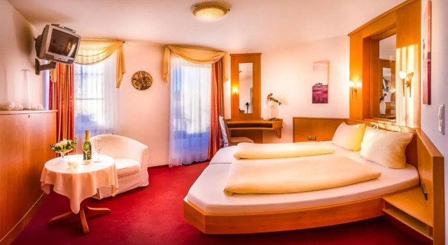 Двухместный номер Standard с балконом Hotel Kalenborner Höhe