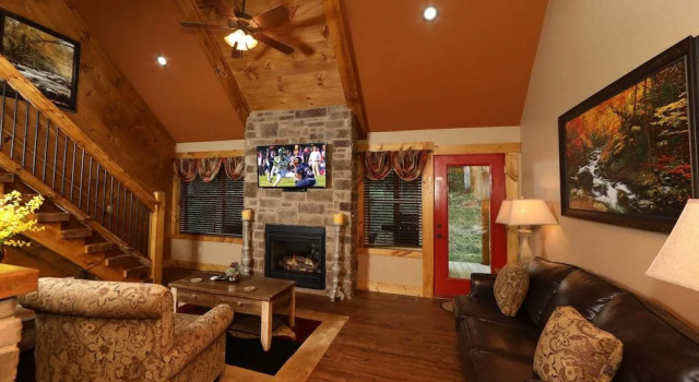 Misty Mountainside - Two Bedroom Chalet, Забронировать Шале Отели Гатлинберг с бассейном, Бассейн