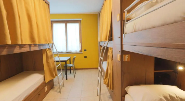 Кровать в общем номере (мужской номер) Corte Milano