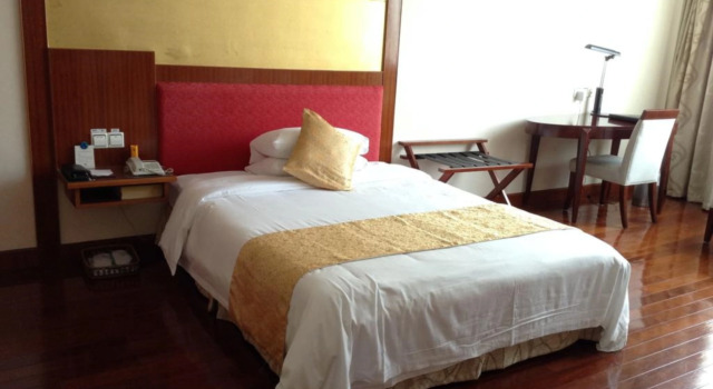 Номер Executive Golden Lustre Hotel